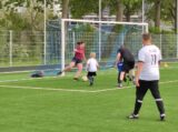 Laatste training S.K.N.W.K. JO7-1 van seizoen 2022-2023 (partijtje tegen de ouders) (77/130)